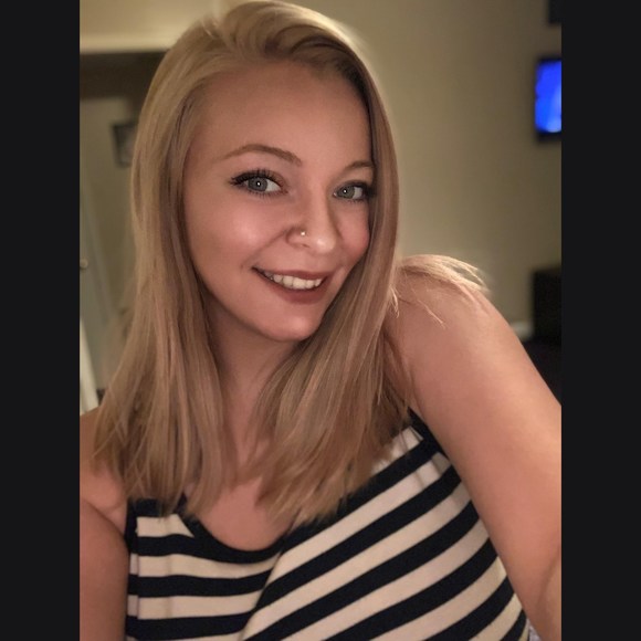 Meet your Posher, Ashley - Picture 1 of 1